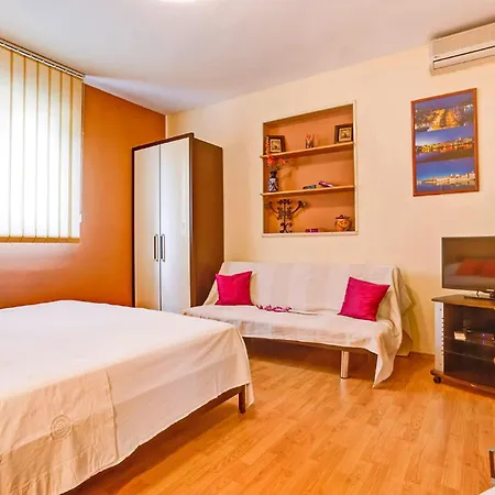 Tragos In - Mittel-dalmatien 3*