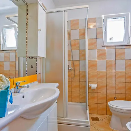 Tragos In - Mittel-dalmatien Penzion 3*